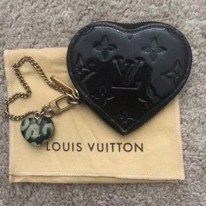 LOUIS VUITTON Blue Vernis Heart Coin Purse. 💋